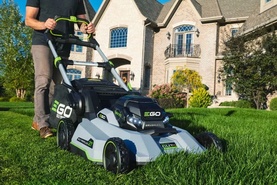 lithium ion battery powered lawn mowers